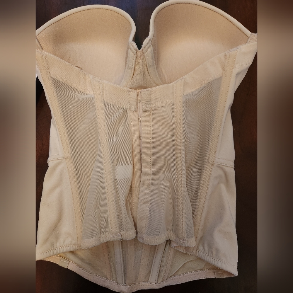 Bustier - Picture 3 of 4